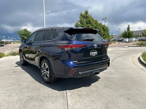 Used 2026 Toyota Highlander Limited AWD/4WD image 5