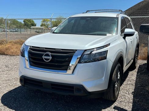 Used 2025 Nissan Pathfinder SV FWD image 1