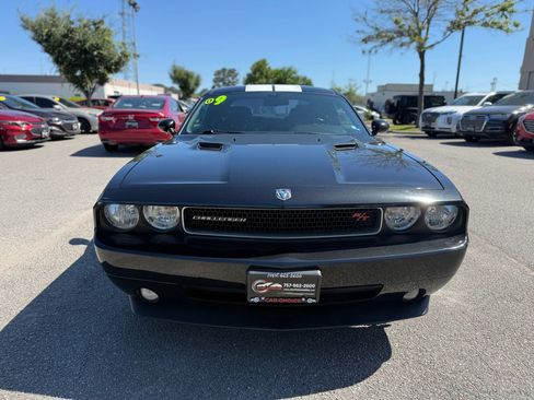 Used 2009 Dodge Challenger R/T RWD image 5