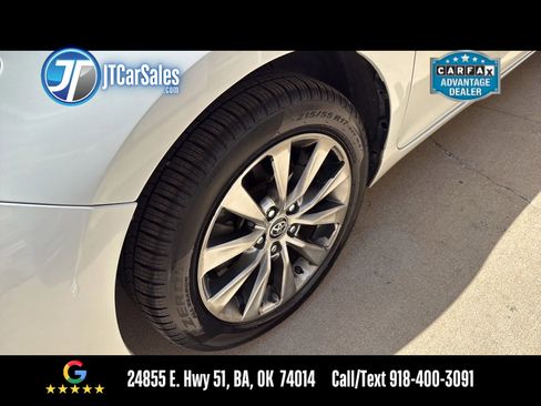 Used 2015 Toyota Camry XLE image 24