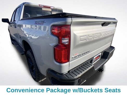 Used 2021 Chevrolet Silverado 1500 LT Trail Boss w/ Convenience Package II AWD/4WD image 3