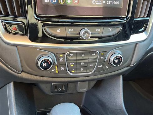 Used 2023 Chevrolet Traverse LT w/ Midnight/Sport Edition image 31