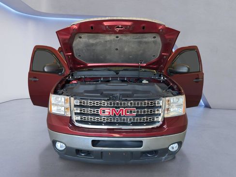 Used 2014 GMC Sierra 2500 SLE w/ SLE Preferred Package AWD/4WD image 8