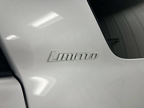 Used 2013 Toyota 4Runner Limited AWD/4WD image 27