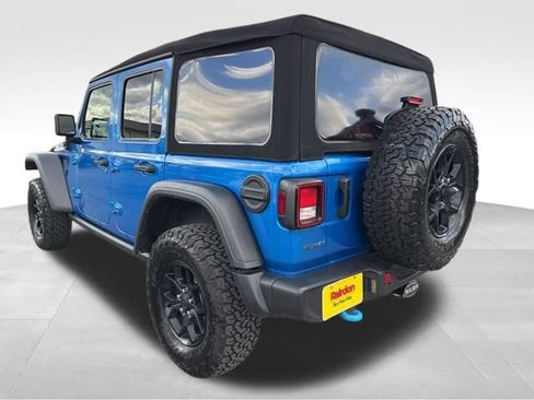Used 2024 Jeep Wrangler Unlimited image 5