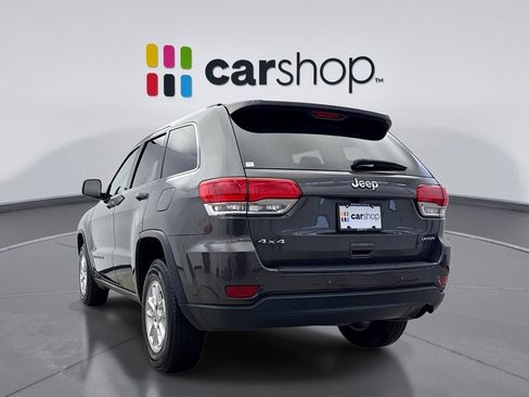 Used 2018 Jeep Grand Cherokee Laredo image 3