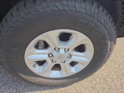 Used 2015 Toyota 4Runner SR5 RWD image 13