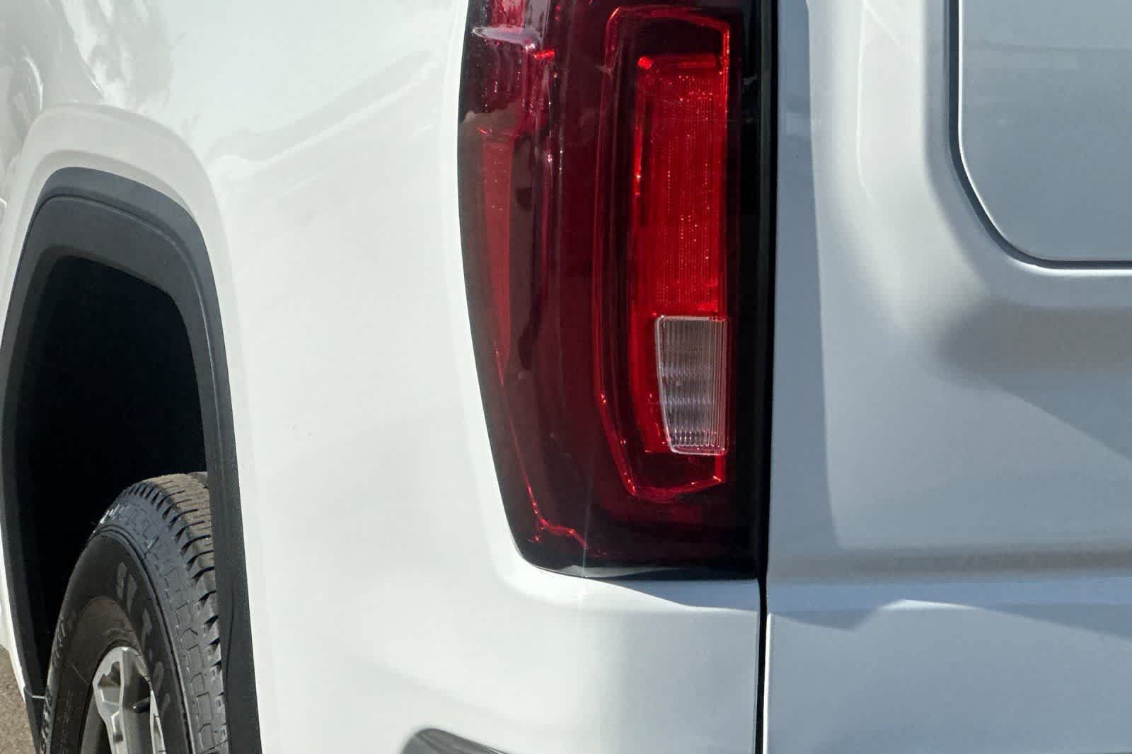 Used 2025 GMC Sierra 1500 SLT RWD image 33