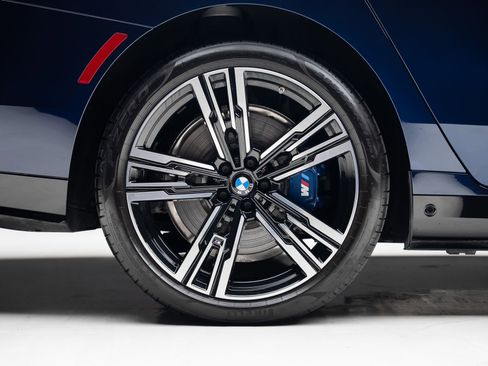 Used 2023 BMW i7 xDrive60 image 37