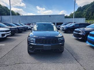 Used 2019 Jeep Grand Cherokee Laredo AWD/4WD video 2