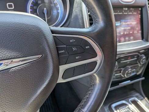 Used 2020 Chrysler 300 Touring AWD/4WD image 15
