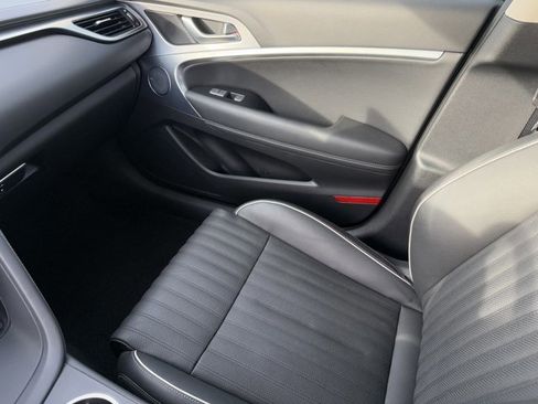 Used 2019 Genesis G70 2.0T Advanced w/ Elite Package image 11