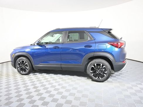 Used 2021 Chevrolet TrailBlazer LT w/ Convenience Package image 3