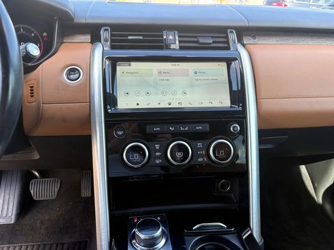 Used 2019 Land Rover Discovery HSE Luxury image 21