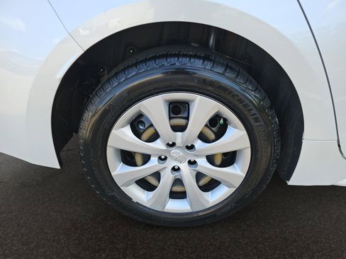 Used 2024 Toyota Corolla LE FWD image 37