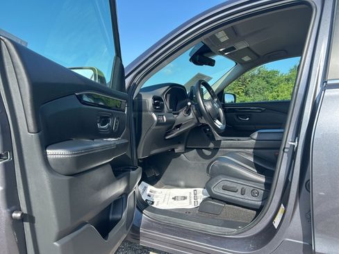 Used 2024 Honda Pilot EX-L image 10