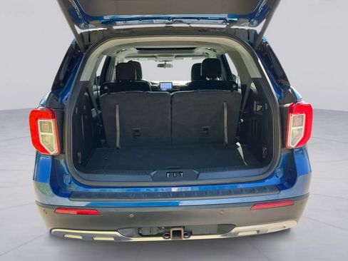 Used 2022 Ford Explorer XLT w/ Equipment Group 202A AWD/4WD image 19