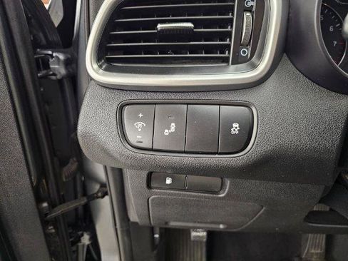 Used 2020 Kia Sorento LX image 14