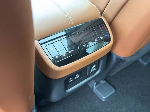 Used 2023 INFINITI QX60 Sensory w/ Cargo Package AWD/4WD image 12