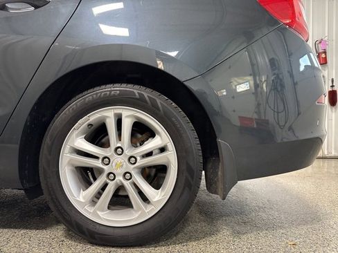 Used 2017 Chevrolet Cruze LT image 21