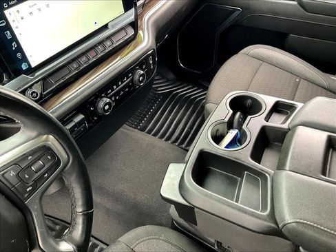 Used 2024 Chevrolet Silverado 2500 LT w/ Convenience Package image 19