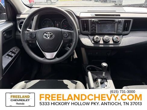 Used 2018 Toyota RAV4 LE FWD image 19