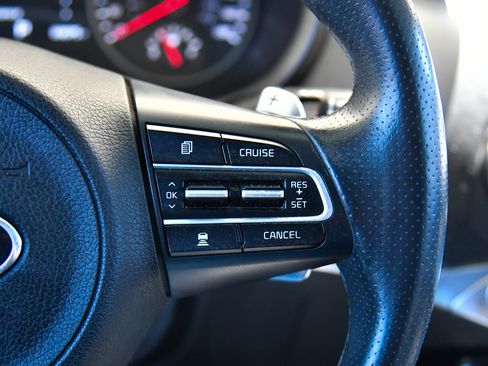 Used 2019 Kia Stinger GT1 RWD image 34