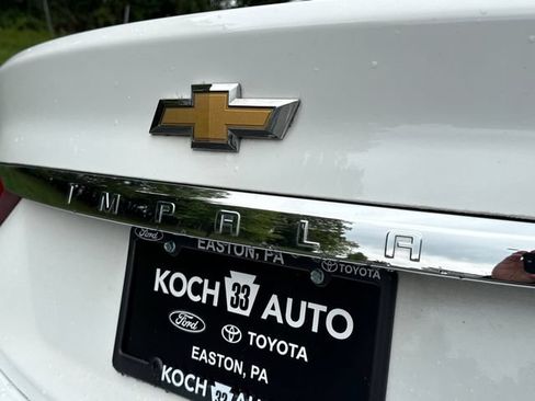 Used 2017 Chevrolet Impala LT FWD image 18