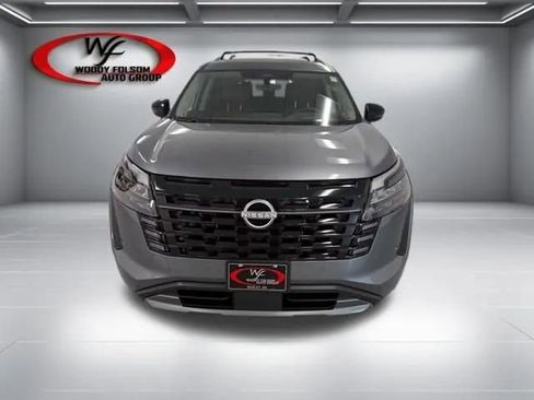 New 2026 Nissan Pathfinder Platinum image 3