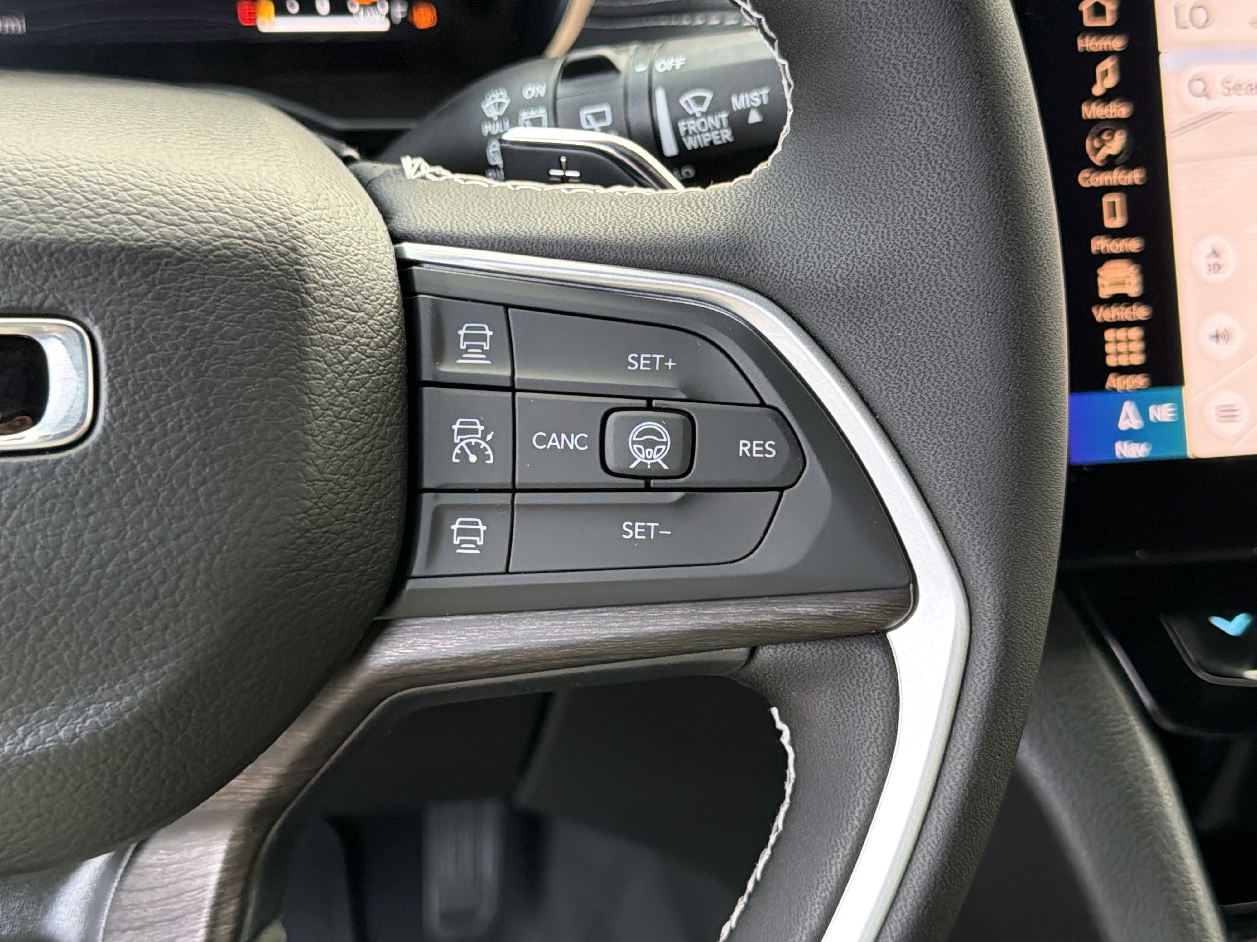 New 2027 Jeep Grand Cherokee Altitude AWD/4WD image 25
