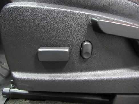 Used 2016 GMC Canyon SLT AWD/4WD image 22