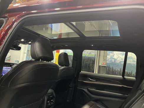 Certified 2024 Jeep Grand Cherokee L Limited AWD/4WD image 16