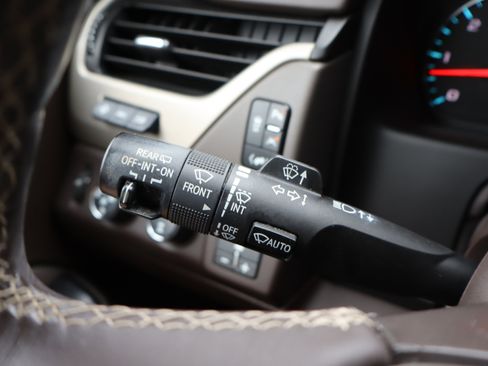 Used 2020 GMC Yukon Denali w/ Open Road Package AWD/4WD image 25