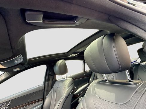Used 2020 Mercedes-Benz S 560 4MATIC Sedan w/ Premium Package image 24