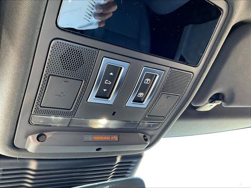 New 2026 Land Rover Range Rover Evoque S image 22