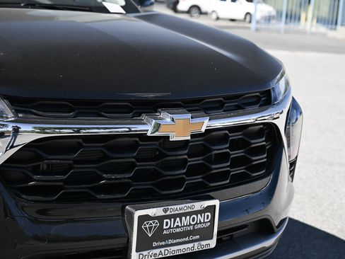 New 2026 Chevrolet Trax LT w/ Sunroof Package image 10