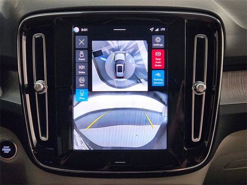 New 2026 Volvo XC40 B5 Plus w/ Protection Package Premier image 18