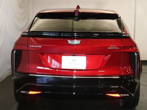 Certified 2024 Cadillac Lyriq Tech w/ Driver Assist Package AWD/4WD image 6