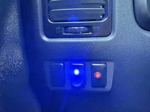 Used 2012 Nissan Titan SV image 35