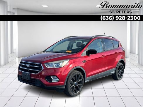 Used 2017 Ford Escape SE w/ Equipment Group 201A image 1