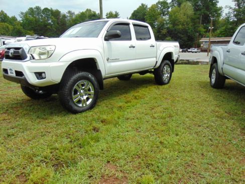 Used 2013 Toyota Tacoma 4x4 Double Cab w/ SR5 Pkg image 2