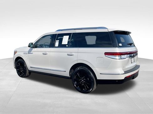 Used 2024 Lincoln Navigator Reserve AWD/4WD image 6