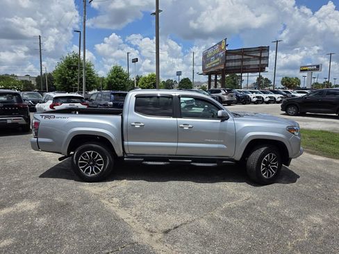 Used 2022 Toyota Tacoma TRD Sport w/ Technology Package RWD image 32