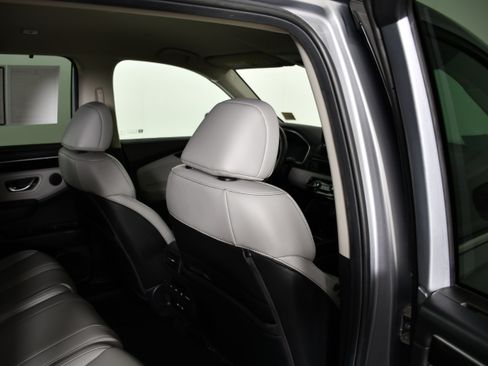 Certified 2025 Honda Pilot EX-L image 45