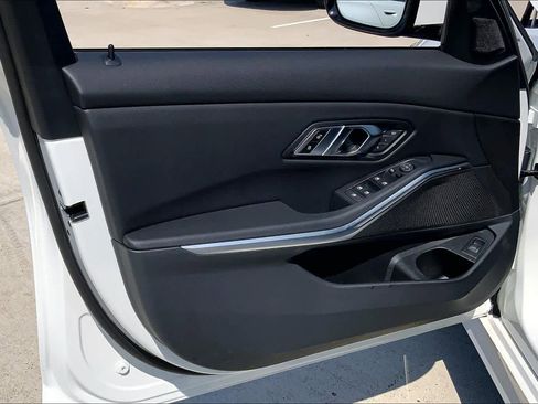 Used 2023 BMW 330i Sedan w/ Convenience Package image 25