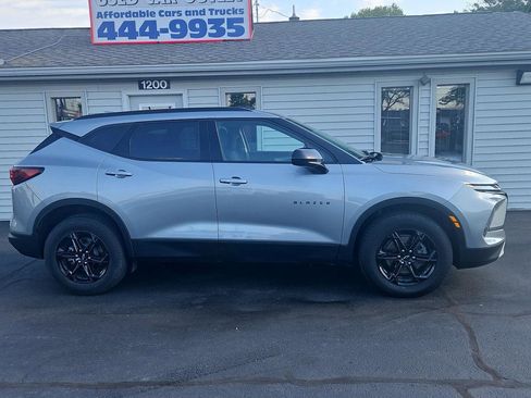 Used 2023 Chevrolet Blazer LT w/ Convenience Package FWD image 2