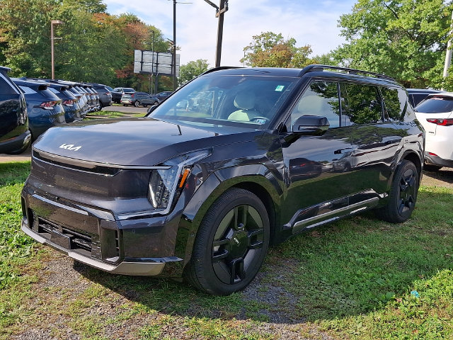 Certified 2026 Kia EV9 GT-Line AWD/4WD image 3