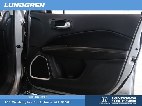 Used 2018 Jeep Compass Latitude AWD/4WD image 14