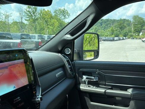 New 2026 RAM 3500 Laramie AWD/4WD image 18