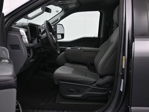 Certified 2025 Ford F250 XLT image 18